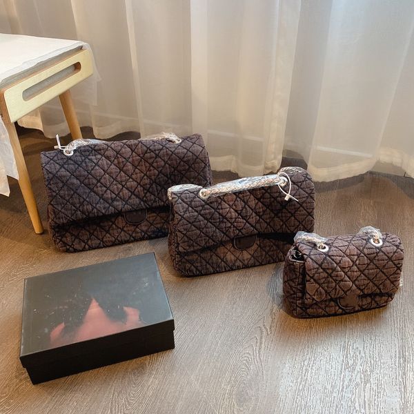 high-end design classics fashion women beach bag collision color shopping handbags leisure multi-function mummy shoulder classic able to bea
high-end design classics fashion women beach bag collision color shopping handbags leisure multi-function mummy shoulder classic able to bea