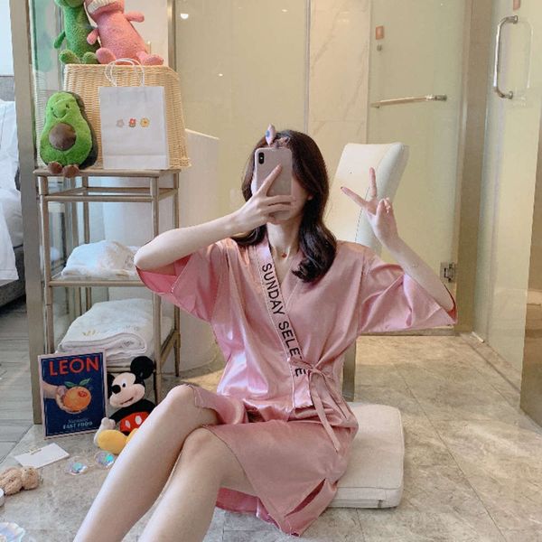 bathrobe dousha like women's summer half sleeve loose embroidered ice silk bandage nightgown
bathrobe dousha like women's summer half sleeve loose embroidered ice silk bandage nightgown