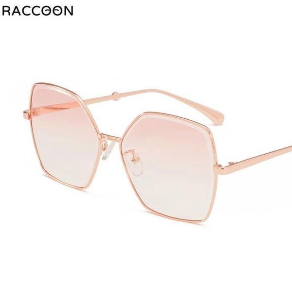 sunglasses trend big frame ladies european metal fashion gradient color street shooting american glasses male, White;black 
sunglasses trend big frame ladies european metal fashion gradient color street shooting american glasses male, White;black