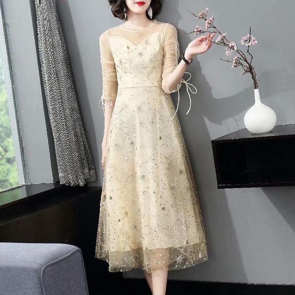 casual dresses 2021 spring style retro ethnic embroidery flowers sequins tulle sleeves bowknots slim mid-length dress women's clothing, Black;gray
casual dresses 2021 spring style retro ethnic embroidery flowers sequins tulle sleeves bowknots slim mid-length dress women's clothing, Black;gray