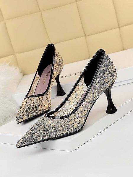 dress shoes documentary nightclub fashion female cat show thin shallow pointed mouth mesh hollow-out lace, Black
dress shoes documentary nightclub fashion female cat show thin shallow pointed mouth mesh hollow-out lace, Black