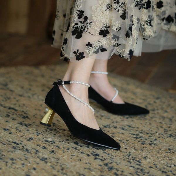 2021 dress shoes gold plated butt heel, women's single shoes, formal wear, cashmere upper pearl chain accessories, personality, but ele, Black
2021 dress shoes gold plated butt heel, women's single shoes, formal wear, cashmere upper pearl chain accessories, personality, but ele, Black