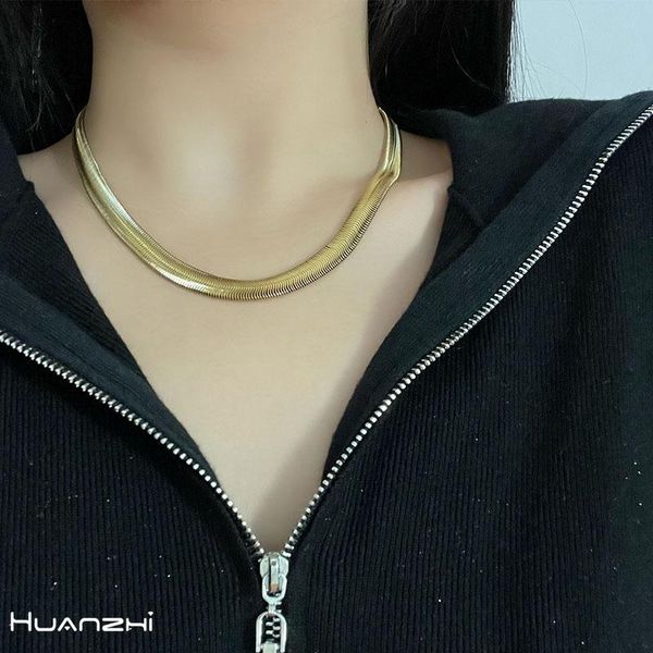 chokers huanzhi 2021 flat snake bone metal chain 18k gold plated geometric clavicle necklace for women girls party jewelry simple, Golden;silver
chokers huanzhi 2021 flat snake bone metal chain 18k gold plated geometric clavicle necklace for women girls party jewelry simple, Golden;silver
