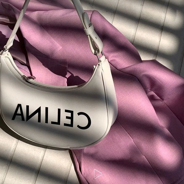 ins fashion out of the street small bag pea single shoulder letter hand crescent net red underarm female 
ins fashion out of the street small bag pea single shoulder letter hand crescent net red underarm female