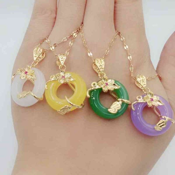 18k gold plated titanium steel clavicle chain flower safe buckle green white jade pendant necklace, Silver
18k gold plated titanium steel clavicle chain flower safe buckle green white jade pendant necklace, Silver