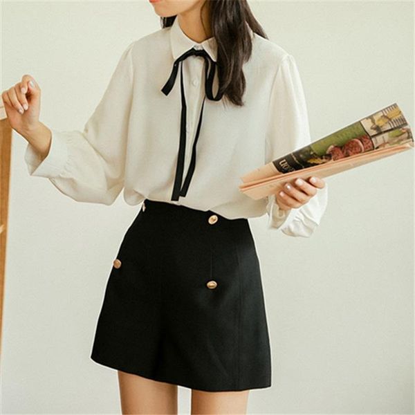 women's shorts autumn school students small fresh art loose casual korean double breasted women, White;black
women's shorts autumn school students small fresh art loose casual korean double breasted women, White;black