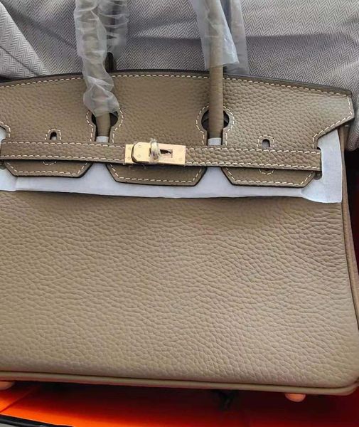 2021 luxurys designers handbags purses montigne bag women tote brand letter embossing genuine leather shoulder bags crossbody 12
2021 luxurys designers handbags purses montigne bag women tote brand letter embossing genuine leather shoulder bags crossbody 12