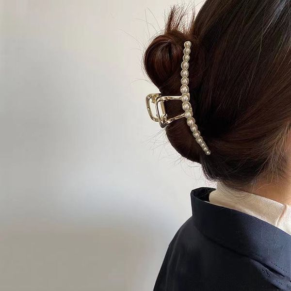hair jewelry the pearl back of head rhinestone large women's grip clip temperament oval dish shark volume, Golden;white
hair jewelry the pearl back of head rhinestone large women's grip clip temperament oval dish shark volume, Golden;white