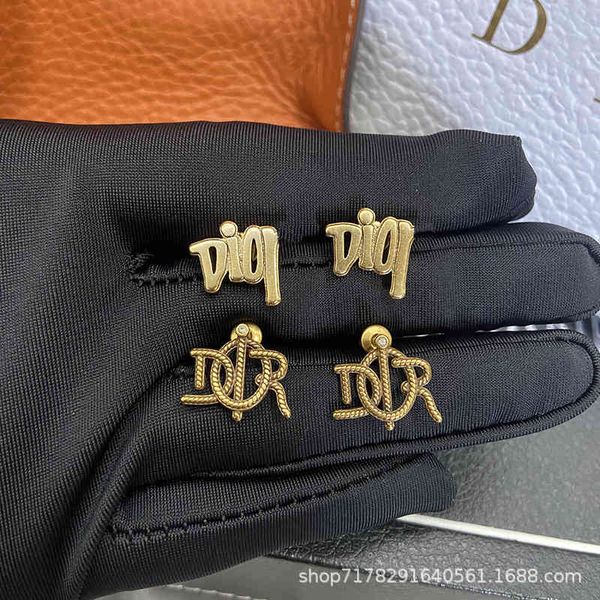 d home / di french high sense earrings women's net red sterling sier simple and small earrings 2021 new, Golden
d home / di french high sense earrings women's net red sterling sier simple and small earrings 2021 new, Golden