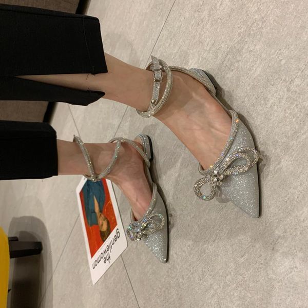 sandals 2021 spring women slippers rhinestone bling bow design ankle strap pointed toe crystal shining shoes woman size 35-39 k7as, Black
sandals 2021 spring women slippers rhinestone bling bow design ankle strap pointed toe crystal shining shoes woman size 35-39 k7as, Black