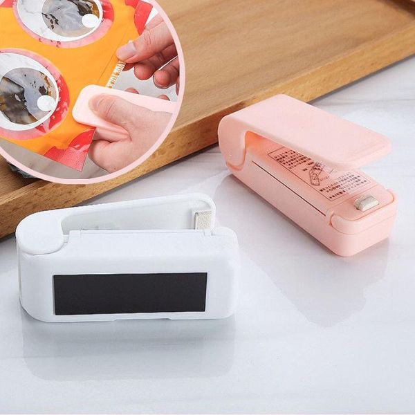 sealmachine plastic pakket opbergtas mini sluitmachine handige sticker en zegels voor voedsel snack keuken accessoires bag clips
sealmachine plastic pakket opbergtas mini sluitmachine handige sticker en zegels voor voedsel snack keuken accessoires bag clips