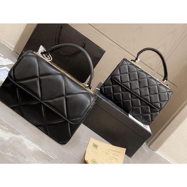 2021 women luxury designer bags purse wholesale price genuine leather shoulder flap bag handbag with small and large lattice size 25cm
2021 women luxury designer bags purse wholesale price genuine leather shoulder flap bag handbag with small and large lattice size 25cm