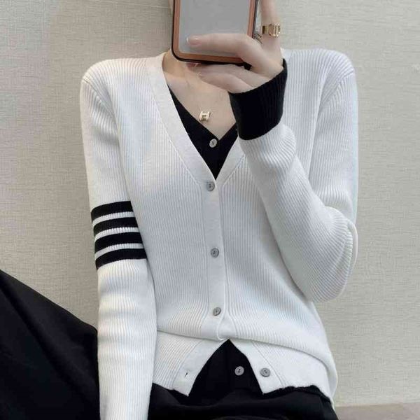 loose v-neck four bar long sleeve tb cardigan 2020 new spring and autumn sweater coat women, Black
loose v-neck four bar long sleeve tb cardigan 2020 new spring and autumn sweater coat women, Black