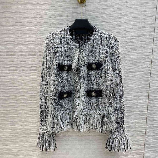 blends luxury high-end tweed jacket women o-neck silver button contrast white & black plaid tassel retro coat elegant ladies jackets
blends luxury high-end tweed jacket women o-neck silver button contrast white & black plaid tassel retro coat elegant ladies jackets