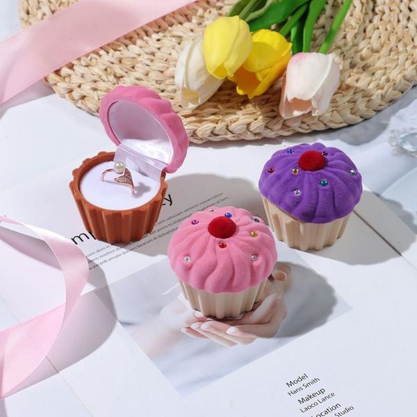 jewelry pouches, bags 1pc elegant box cream shaped container package ring display holder wedding gift style, Pink;blue
jewelry pouches, bags 1pc elegant box cream shaped container package ring display holder wedding gift style, Pink;blue