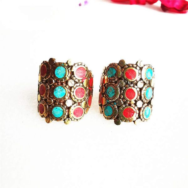 cluster rings nepal vintage jewelry brass inlay colorful stone golden finger ring for lady r028, Golden;silver
cluster rings nepal vintage jewelry brass inlay colorful stone golden finger ring for lady r028, Golden;silver