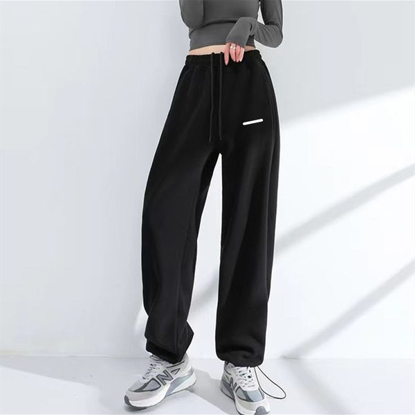 fashion new nake women's sports pants comfortable trendy casual pants soft breathable fitness running trousers with logo n18961, Black;white
fashion new nake women's sports pants comfortable trendy casual pants soft breathable fitness running trousers with logo n18961, Black;white