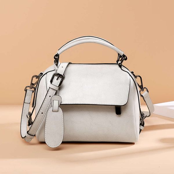 difenise fashion genuine leather shoulder bag for women solid female menger roomy crossbody luxury handbags
difenise fashion genuine leather shoulder bag for women solid female menger roomy crossbody luxury handbags