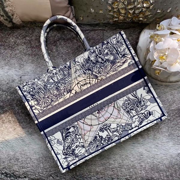women beach bag luxurys designers bags fashion shopping handbag casual tote large capacity embroidery craft support personalized
women beach bag luxurys designers bags fashion shopping handbag casual tote large capacity embroidery craft support personalized
