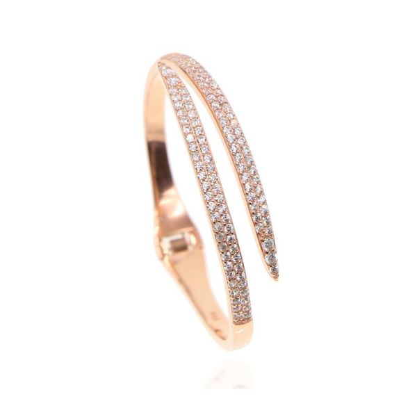 charm bracelets 2021 cz rose gold color snake design micro pave clear open cuff fashion luxury women bangle, Golden;silver
charm bracelets 2021 cz rose gold color snake design micro pave clear open cuff fashion luxury women bangle, Golden;silver