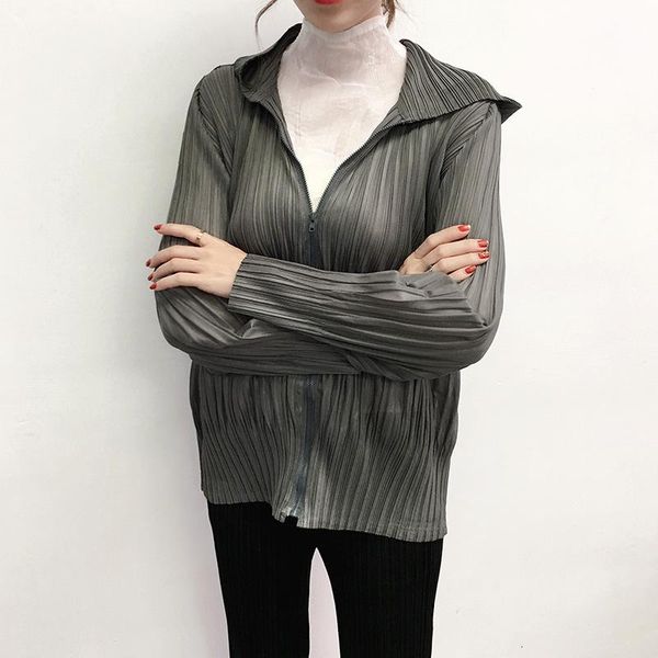 women's jackets fashion tide pleated spring and summer women clothes turn-down collar full sleeves hooded thin jacket wj93312, Black;brown
women's jackets fashion tide pleated spring and summer women clothes turn-down collar full sleeves hooded thin jacket wj93312, Black;brown