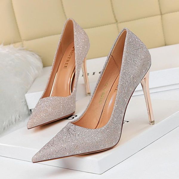 dress shoes style nightclub high heels metal shallow mouth pointed shining sequin cloth banquet single, Black
dress shoes style nightclub high heels metal shallow mouth pointed shining sequin cloth banquet single, Black
