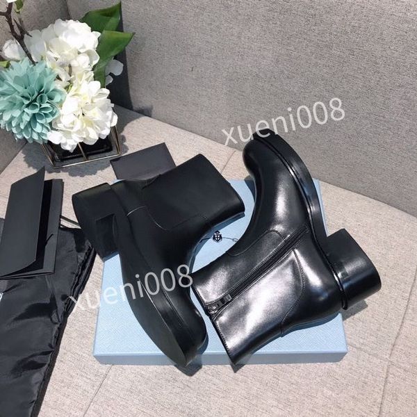 2021 embroidered leather ankle boot with belt 35-40 luxury designer boots women fashion classic martin desert sneakers zh211019, Black
2021 embroidered leather ankle boot with belt 35-40 luxury designer boots women fashion classic martin desert sneakers zh211019, Black