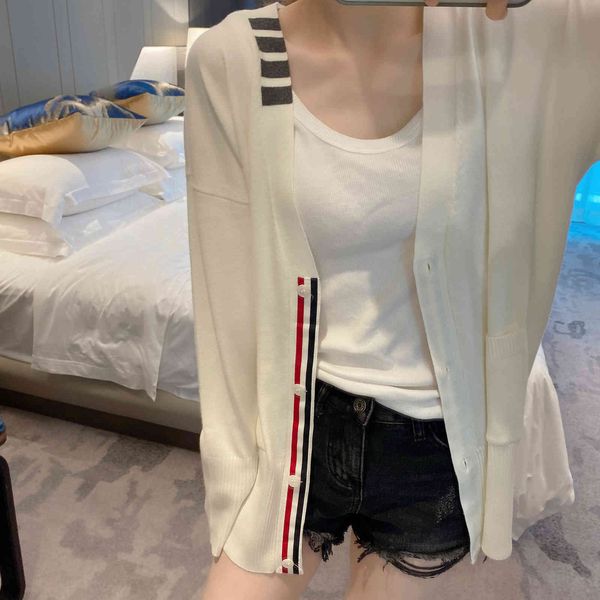 21 autumn winter new tb collar edge four bars contrast color sleeve versatile medium and long wool knitted cardigan sweater women's, White;black
21 autumn winter new tb collar edge four bars contrast color sleeve versatile medium and long wool knitted cardigan sweater women's, White;black