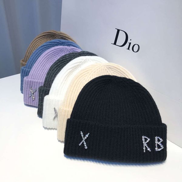 hat rb knitted children's fashion version rhinestone small fragrance autumn and winter warm plush ear protection cold chao, Blue;gray
hat rb knitted children's fashion version rhinestone small fragrance autumn and winter warm plush ear protection cold chao, Blue;gray