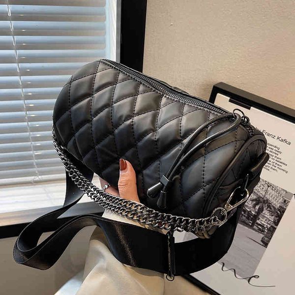 ladies leather shoulder bag 2021 new fashion winter niche messenger rhomboid texture cylinder handbag
ladies leather shoulder bag 2021 new fashion winter niche messenger rhomboid texture cylinder handbag