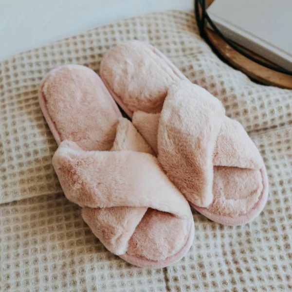 winter women house slippers faux fur fashion warm shoes woman slip on flats female slides black pink cozy home furry
winter women house slippers faux fur fashion warm shoes woman slip on flats female slides black pink cozy home furry