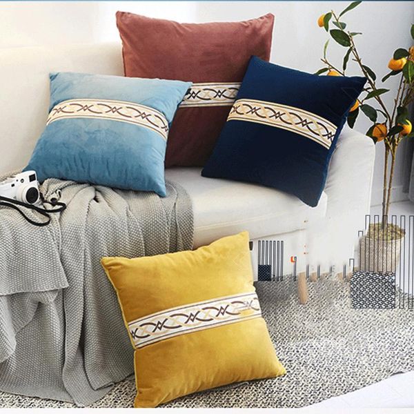 cushion/decorative pillow single side embroidery pattern throw pillows velvet fabric case simplicity decoration for home office seat waist c
cushion/decorative pillow single side embroidery pattern throw pillows velvet fabric case simplicity decoration for home office seat waist c