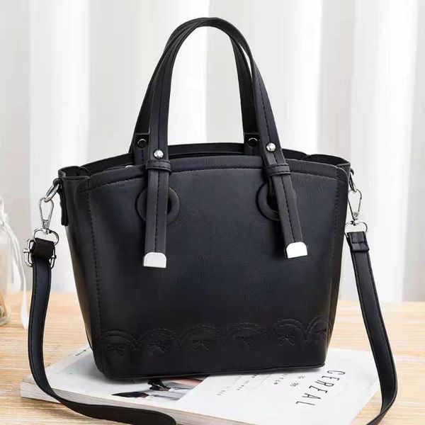 evening bags luxury handbags women designer 2021 large capacity shopping bag leather shoulder message excellent quality
evening bags luxury handbags women designer 2021 large capacity shopping bag leather shoulder message excellent quality