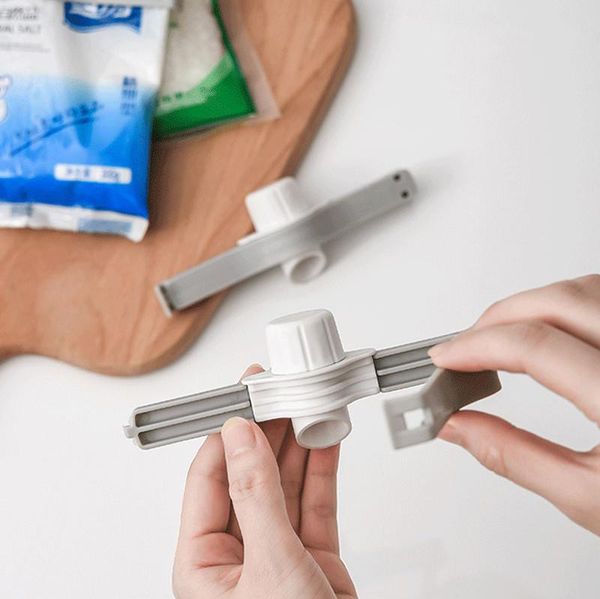 bag clips food sealing clip seal pour storage with discharge nozzle milk powder preservation kitchen tools organizer
bag clips food sealing clip seal pour storage with discharge nozzle milk powder preservation kitchen tools organizer