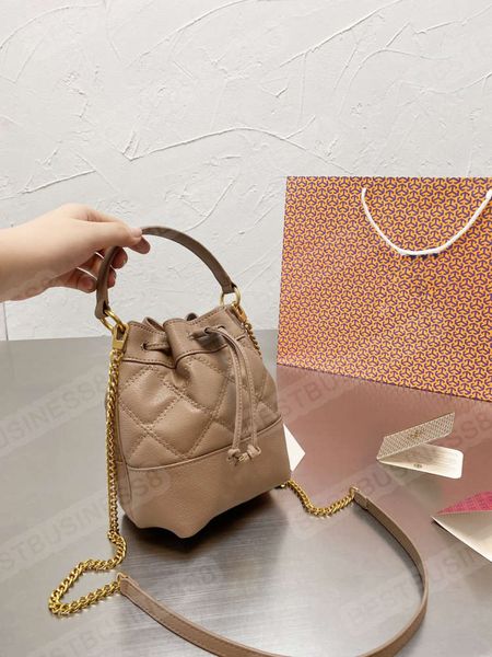 female designer drawstring bucket bag shoulder messenger temperament fashionable all-match size 19 16 with box
female designer drawstring bucket bag shoulder messenger temperament fashionable all-match size 19 16 with box
