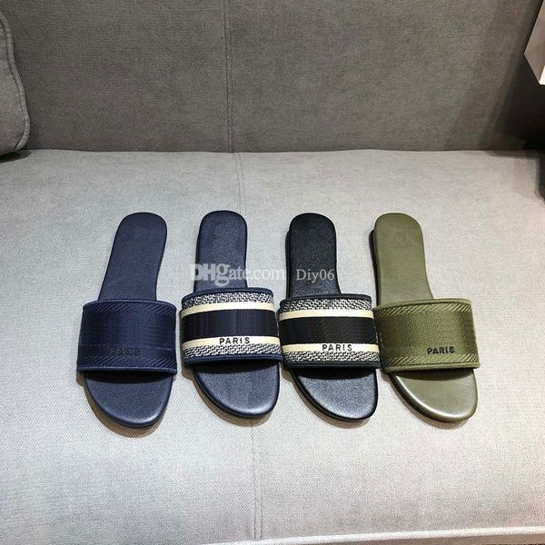 2021 fashion slippers classic slide luxury sandals for men women with original box designer slides beach flip flops slipper quality, Black
2021 fashion slippers classic slide luxury sandals for men women with original box designer slides beach flip flops slipper quality, Black