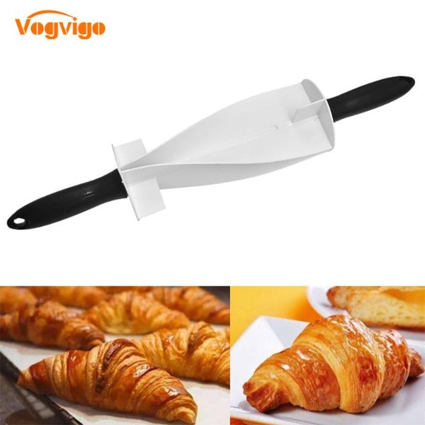 plastic handle rolling cutter for making croissant bread dough pastry knife wooden baking kitchen tool & tools
plastic handle rolling cutter for making croissant bread dough pastry knife wooden baking kitchen tool & tools