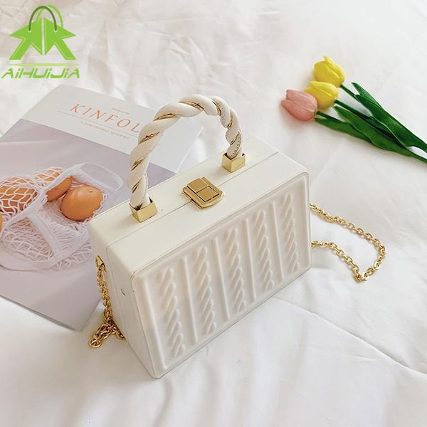 evening bags fashion striped shoulder handbags simple casual messenger chain small crossbody for women pu leather tote
evening bags fashion striped shoulder handbags simple casual messenger chain small crossbody for women pu leather tote