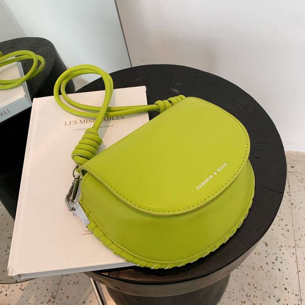 2021 summer fashion women's bag solid color leisure women's cross shoulder net red foreign style personalized saddle
2021 summer fashion women's bag solid color leisure women's cross shoulder net red foreign style personalized saddle