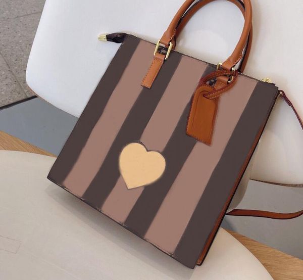 fashion womens totes bags lady bag embossed printing logo design high-end large capacity handbag purse
fashion womens totes bags lady bag embossed printing logo design high-end large capacity handbag purse