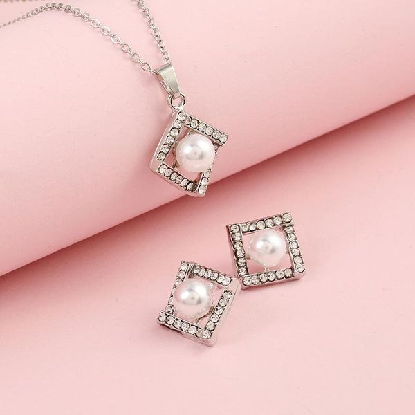 Earrings & Necklace European And American Small Fresh Pearl Fashion Simple Alloy Rhinestone Female Earring Set, Silver
Earrings & Necklace European And American Small Fresh Pearl Fashion Simple Alloy Rhinestone Female Earring Set, Silver