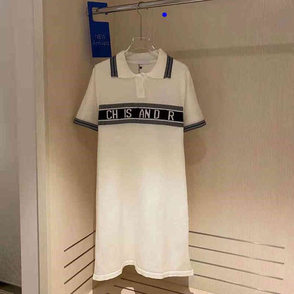 2022 factory wholesale new high version autumn casual letter jacquard simple lapel soft women's dress, Black;gray
2022 factory wholesale new high version autumn casual letter jacquard simple lapel soft women's dress, Black;gray