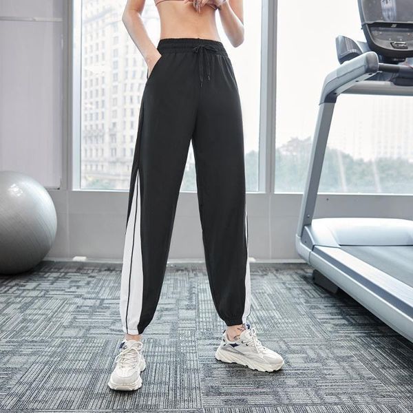women's pants & capris early autumn thin sports women casual closing running skinny loose harlan junior high school short, Black;white
women's pants & capris early autumn thin sports women casual closing running skinny loose harlan junior high school short, Black;white