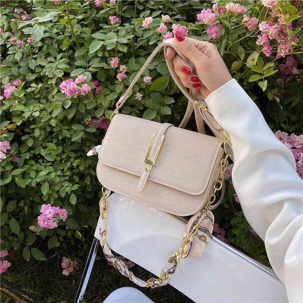 design underarm women's 2021 new fashion hand korean double strap single shoulder toothpick pattern messenger bag, Red;black
design underarm women's 2021 new fashion hand korean double strap single shoulder toothpick pattern messenger bag, Red;black