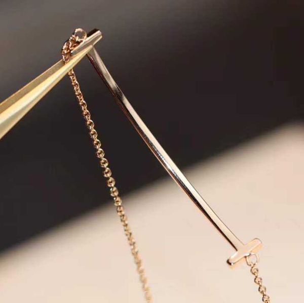 v gold luxury quality one line pendant necklace with diamond and no for women wedding jewelry 18k rose plated have stamp ps4837, Golden;silver
v gold luxury quality one line pendant necklace with diamond and no for women wedding jewelry 18k rose plated have stamp ps4837, Golden;silver