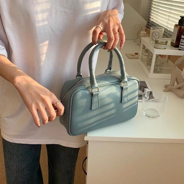 simple brand shoulder bag 2021 retro underarm fashion square quality pu leather lady designer messenger bags
simple brand shoulder bag 2021 retro underarm fashion square quality pu leather lady designer messenger bags