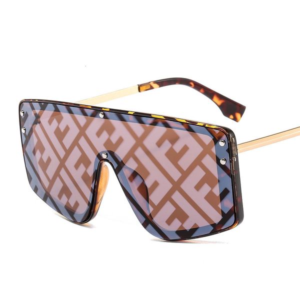 2021 summer luxury brand oversized frame sunglasses one-piece lens for men and women to block uv fashion design printing driver vintage, White;black
2021 summer luxury brand oversized frame sunglasses one-piece lens for men and women to block uv fashion design printing driver vintage, White;black