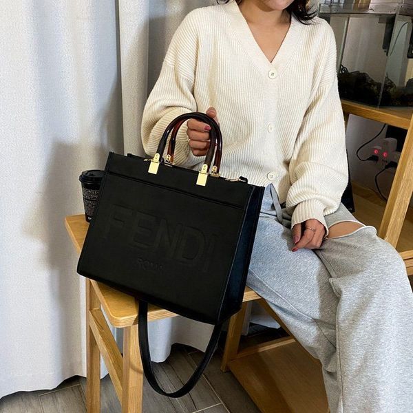 2021 spring new fashion women's advanced sense large capacity commuter tote letter one shoulder hand bag crossbody bag ysj m7tm
2021 spring new fashion women's advanced sense large capacity commuter tote letter one shoulder hand bag crossbody bag ysj m7tm
