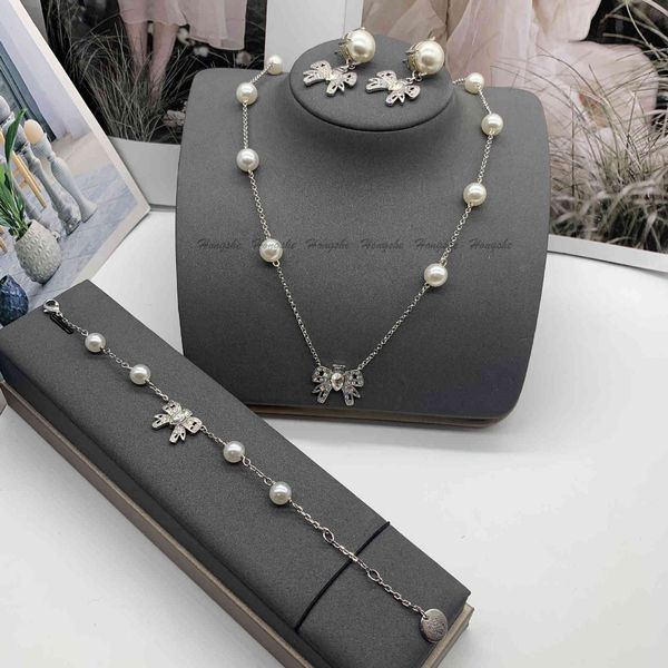 pearl necklace women's design light luxury bowknot advanced feeling temperament bracelet collarbone chain earrings fashion fine jewelle, Golden;silver
pearl necklace women's design light luxury bowknot advanced feeling temperament bracelet collarbone chain earrings fashion fine jewelle, Golden;silver