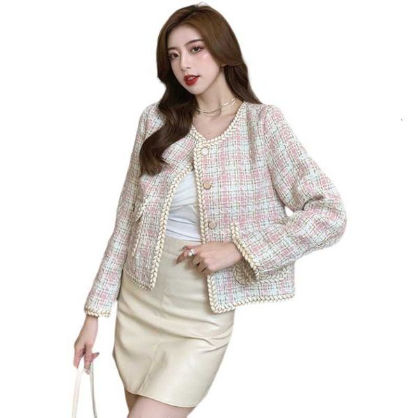 2021 autumn and winter french temperament small fragrance lattice short long sleeve tweed coat women, Black;brown
2021 autumn and winter french temperament small fragrance lattice short long sleeve tweed coat women, Black;brown